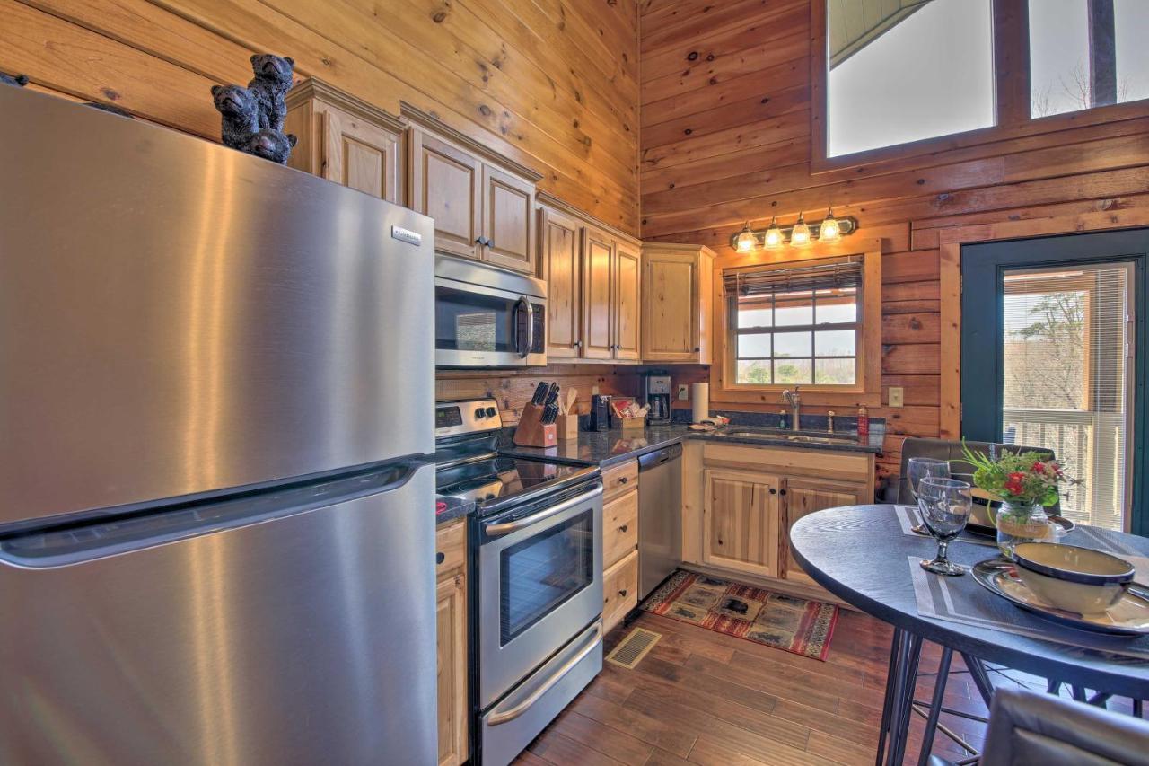 Gatlinburg Cabin With Pool Table And Hot Tub! Exterior foto